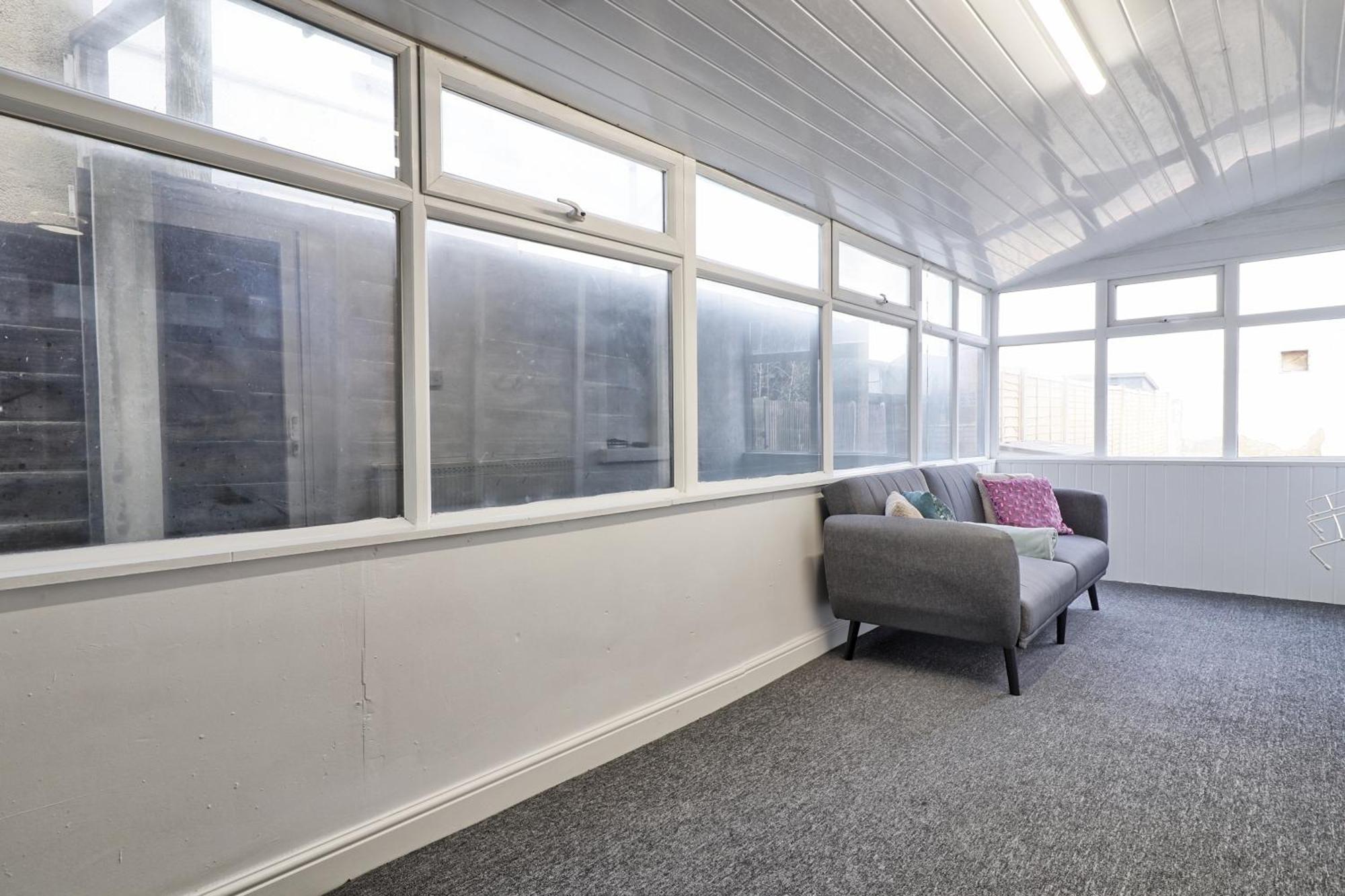 Beautiful Spacious Four Bedroom House With Parking For 2 Cars, 5 Minute Walk To Southend Station エクステリア 写真