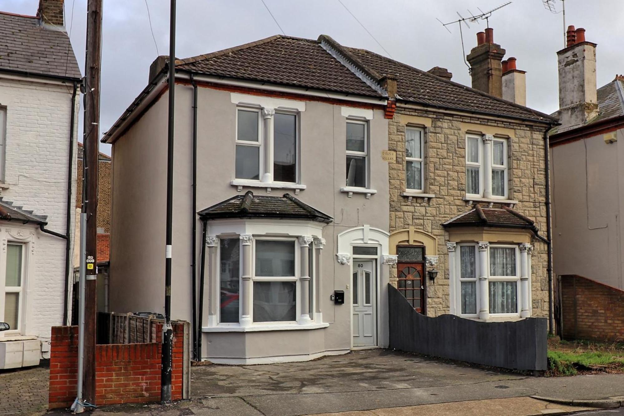 Beautiful Spacious Four Bedroom House With Parking For 2 Cars, 5 Minute Walk To Southend Station エクステリア 写真